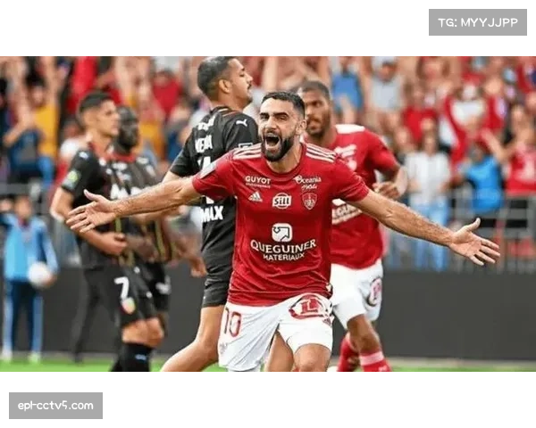 半场战报：布雷斯特0-2落后朗斯，主场防线十分钟内两度失守